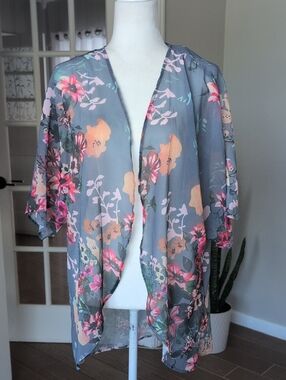 Floral Gray Open-Front Duster Cardigan Medium